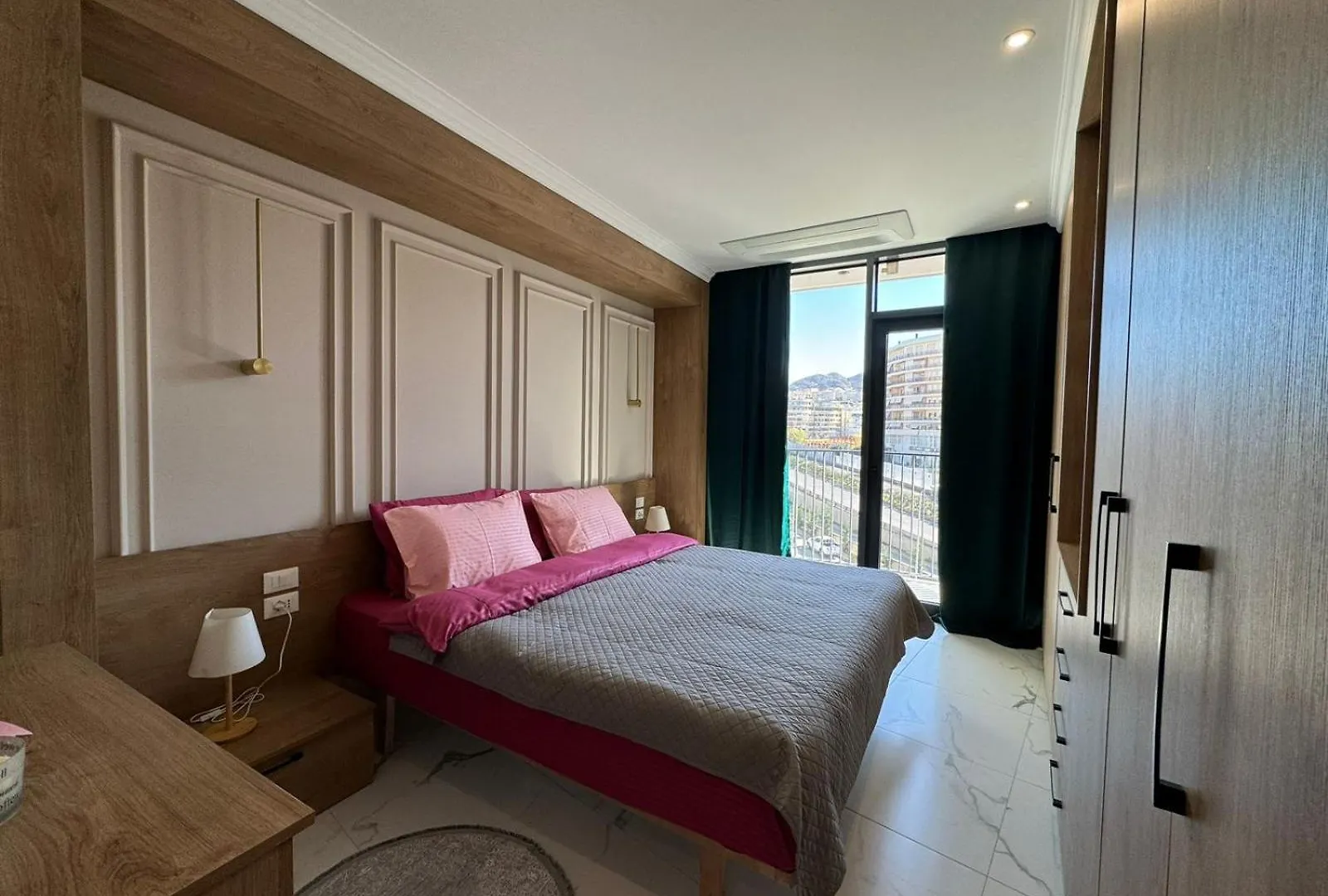 Apartment Lake View Tirana