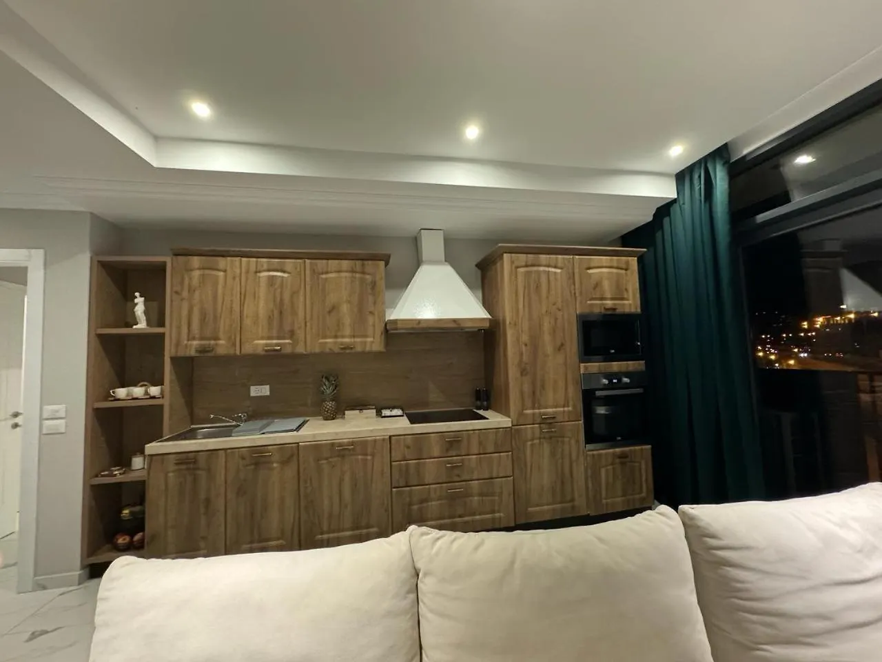 Lake View Tirana Apartment