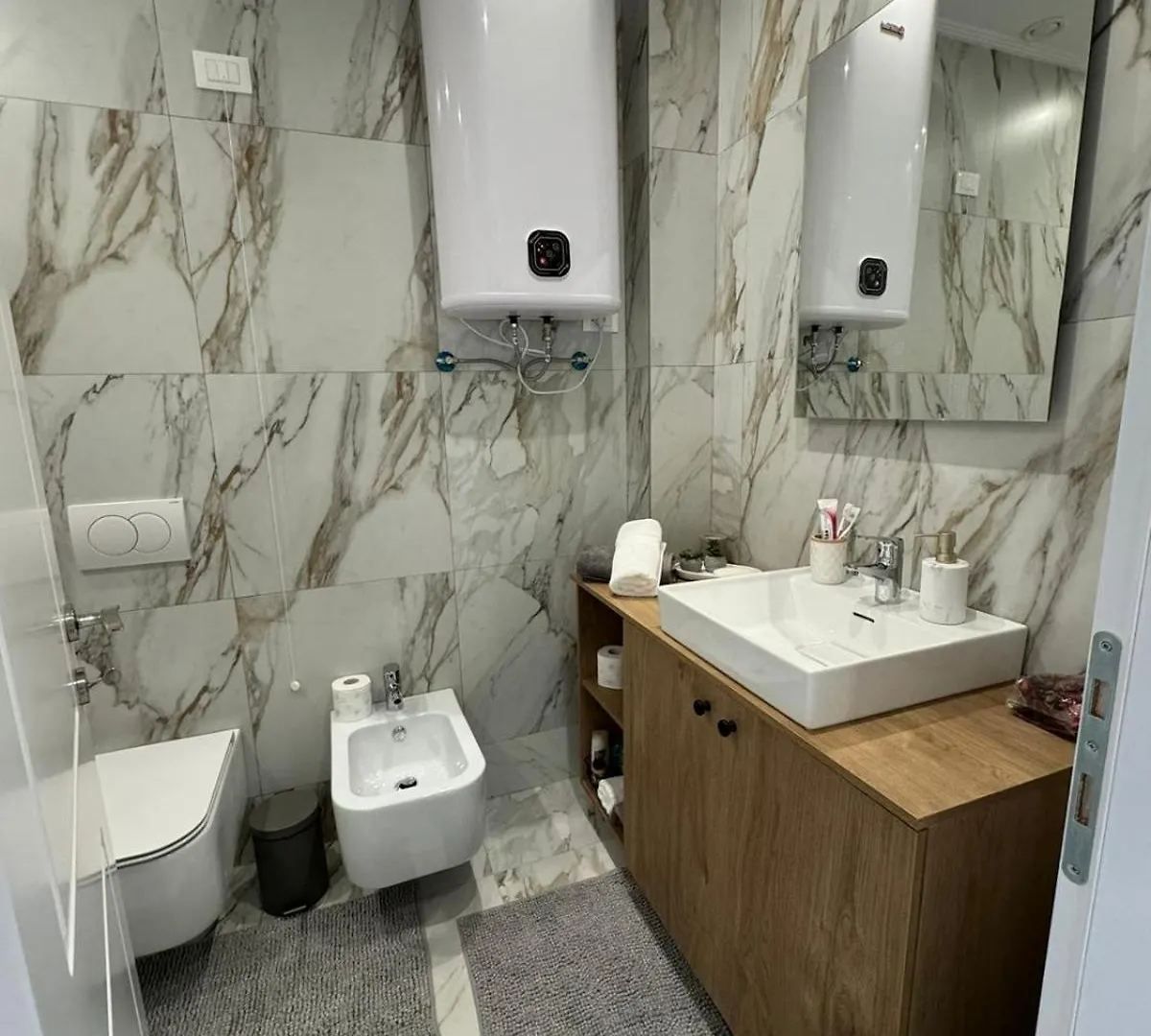 Apartment Lake View Tirana